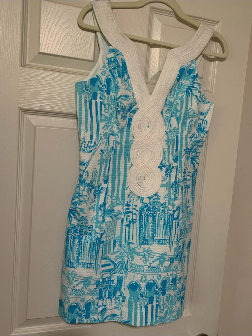 Lilly Pulitzer Blue and White Sleeveless Printed Shift Dress